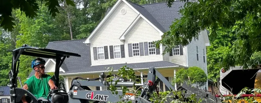 Tree service crew estimating costs in Cornelia, GA after a storm